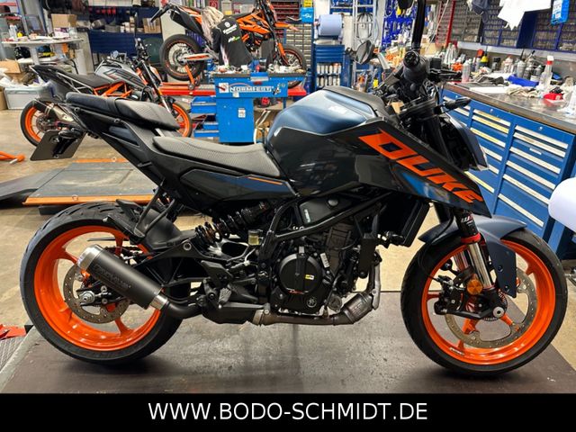 KTM Duke 125  2024