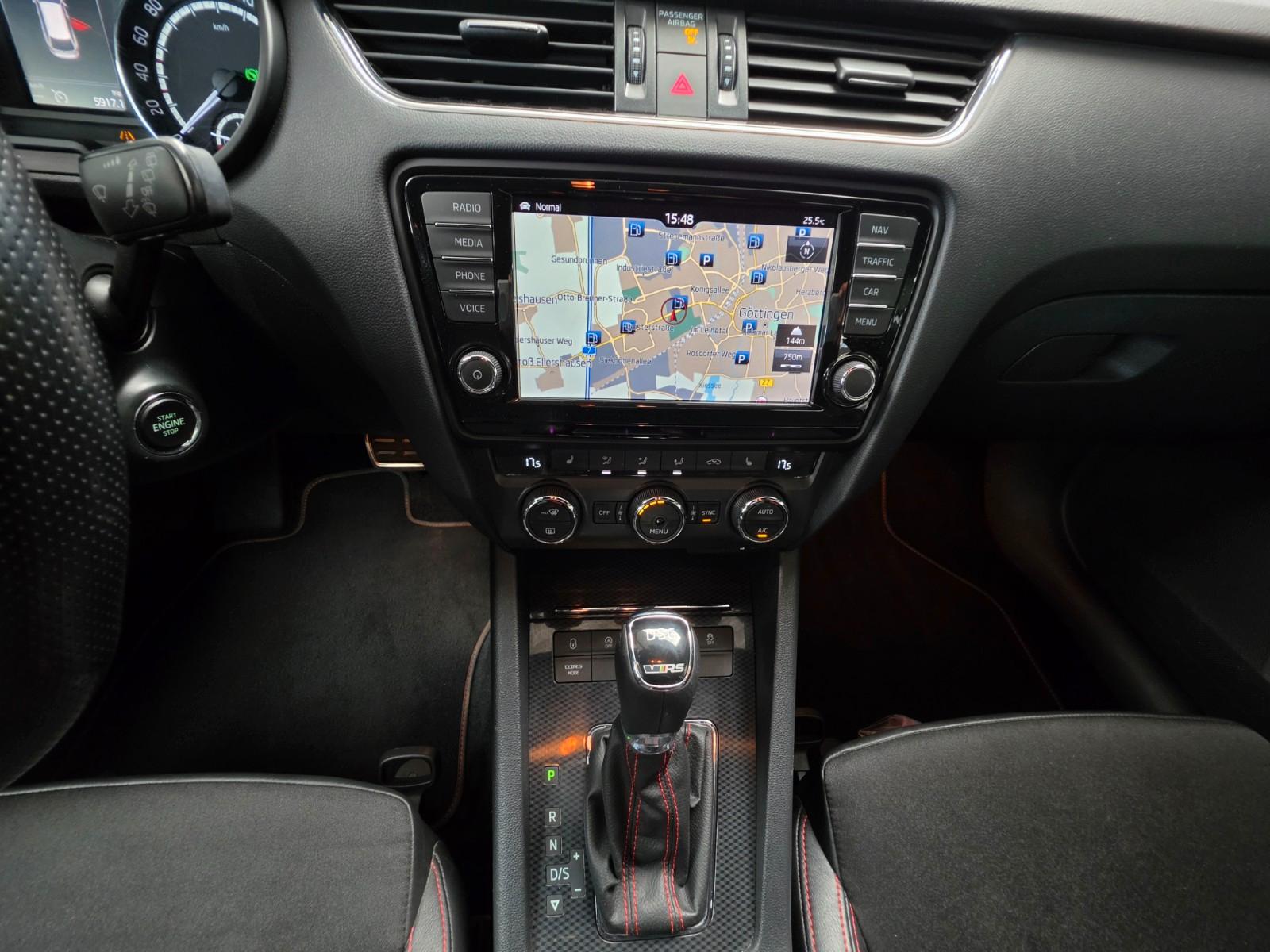 SKODA OCTAVIA COMBI RS DSG  220 ch BVA - GPS - SONORISATION CANTON - SIEGES CHAUFFANTS - CLIMATISATION AUTOMATIQUE - PHARES XENON