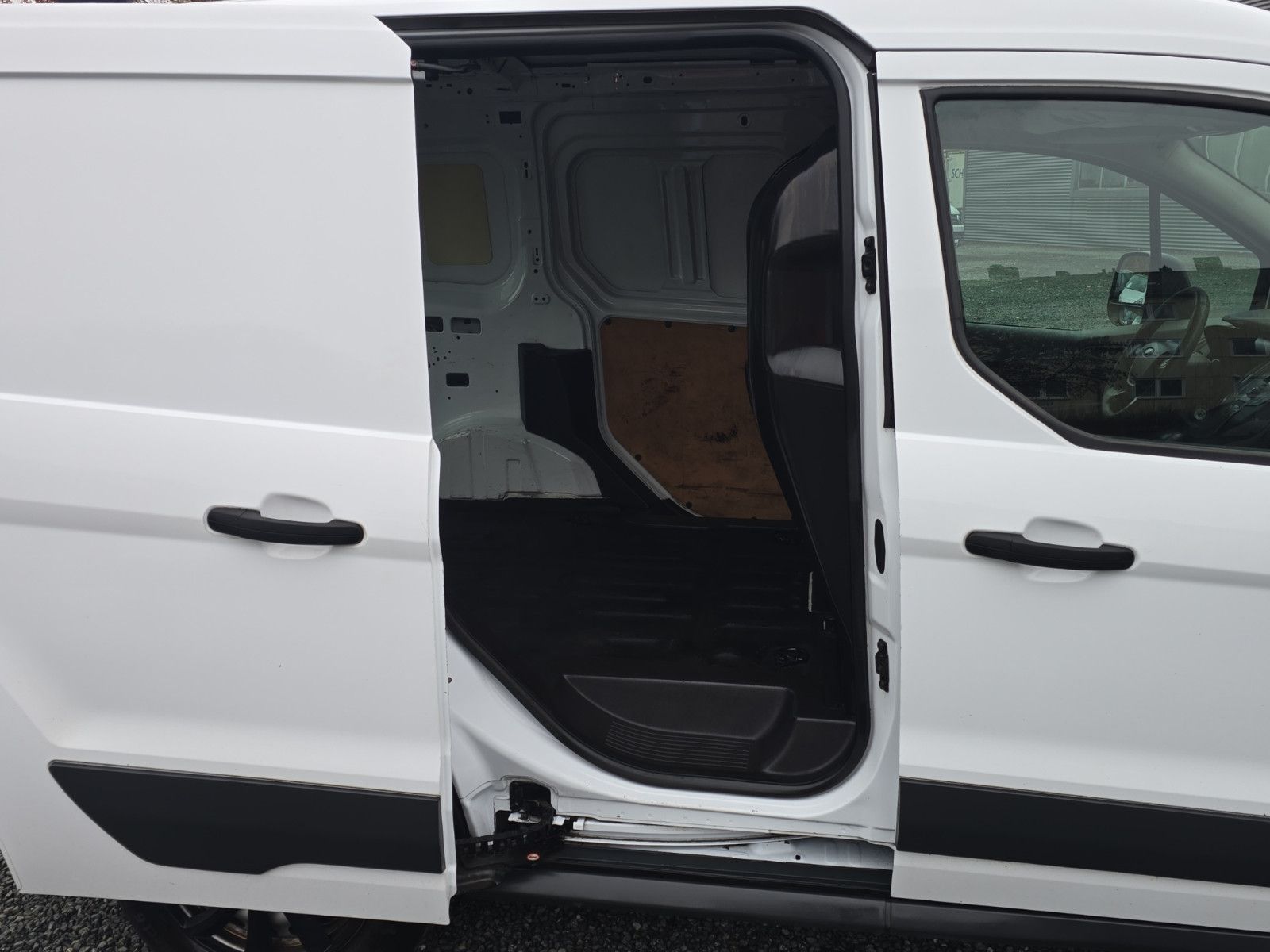 Fahrzeugabbildung Ford Transit Connect Kasten 8 FACH BEREIFT