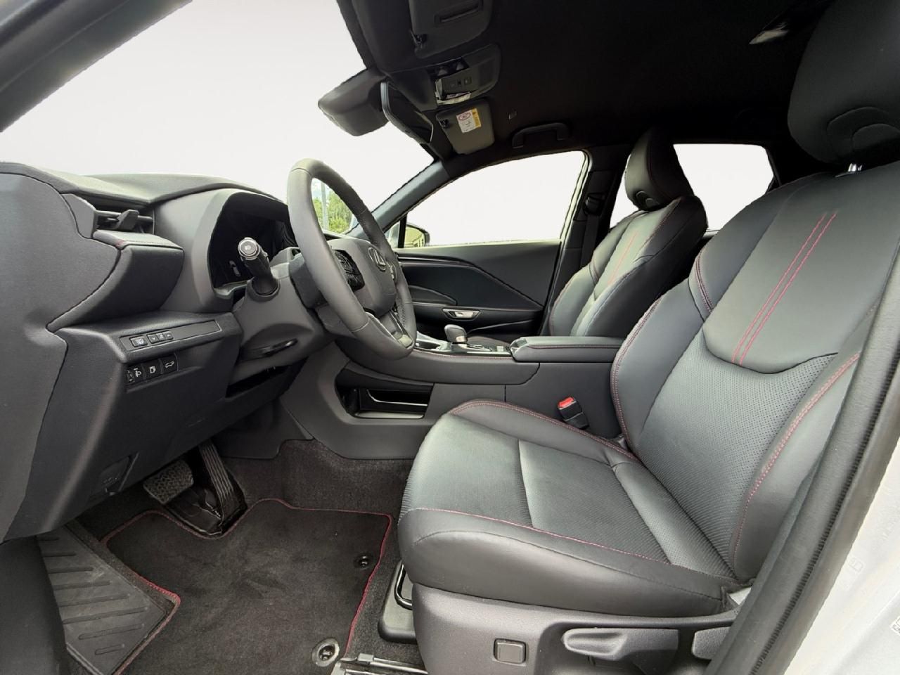 Fahrzeugabbildung Lexus LBX E-Four Emotion