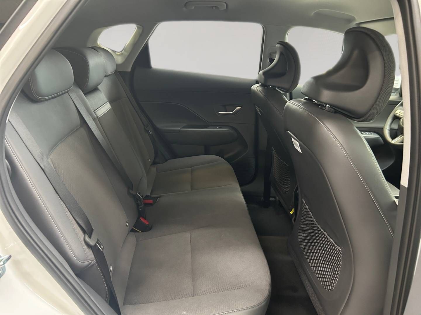 Fahrzeugabbildung Hyundai KONA 1.6 T-GDI (150 PS) Prime Teilleder, Navi, L
