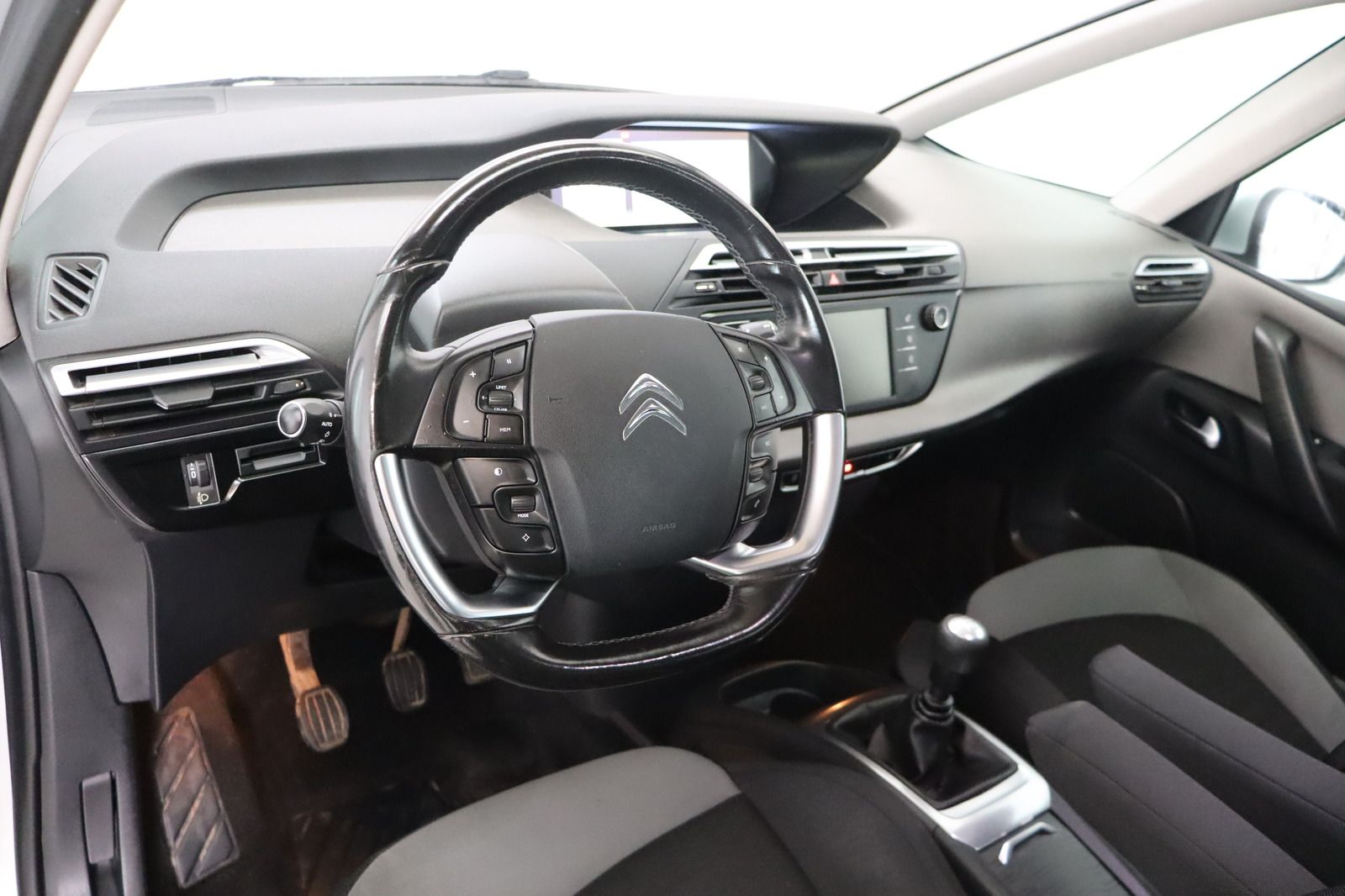 Fahrzeugabbildung Citroën Grand C4 Picasso 7-Sitzer * RFK * Navi * AHK