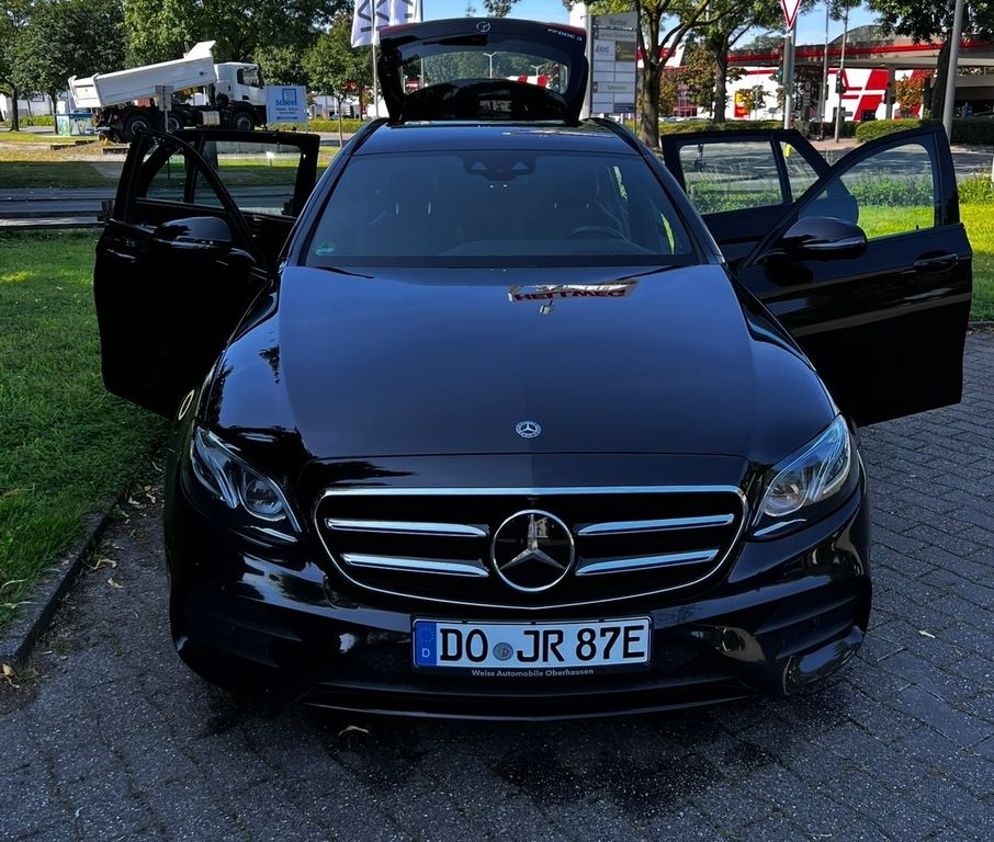 Image of Mercedes-Benz E 300