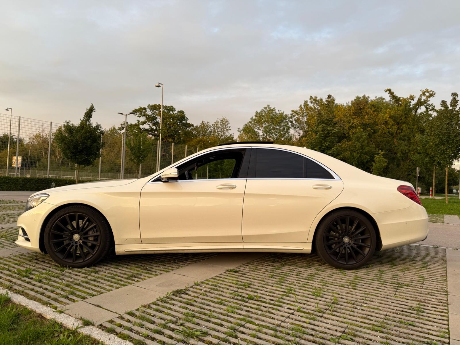 Mercedes-Benz S 350 BlueTec / d 4Matic!LED!Pano!Burmester!ACC