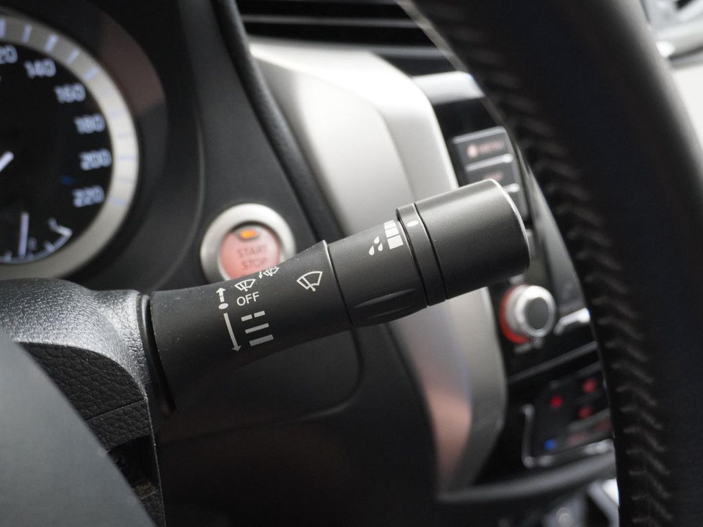 Nissan Navara 2.3 dCi N-Connecta King Cab AHK | Cruise