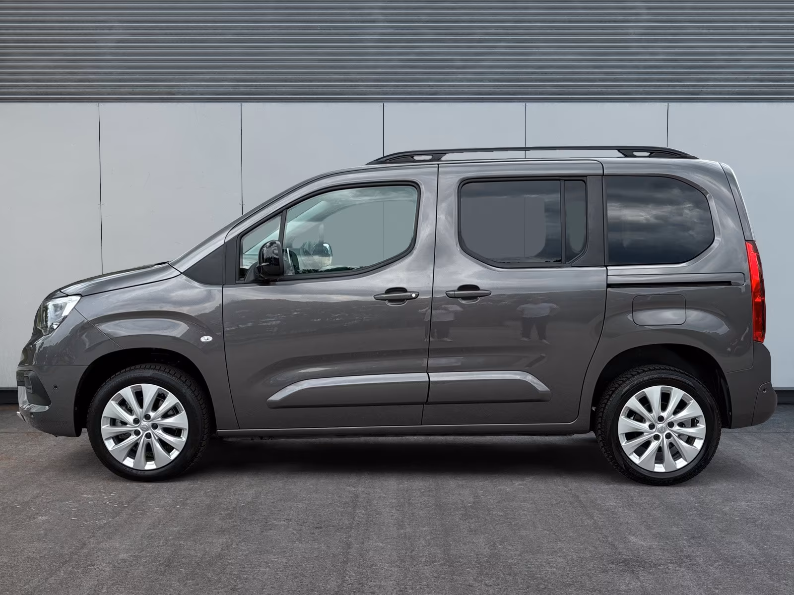Opel Combo Life E Ultimate Automatik *ROLLSTUHLRAMPE*
