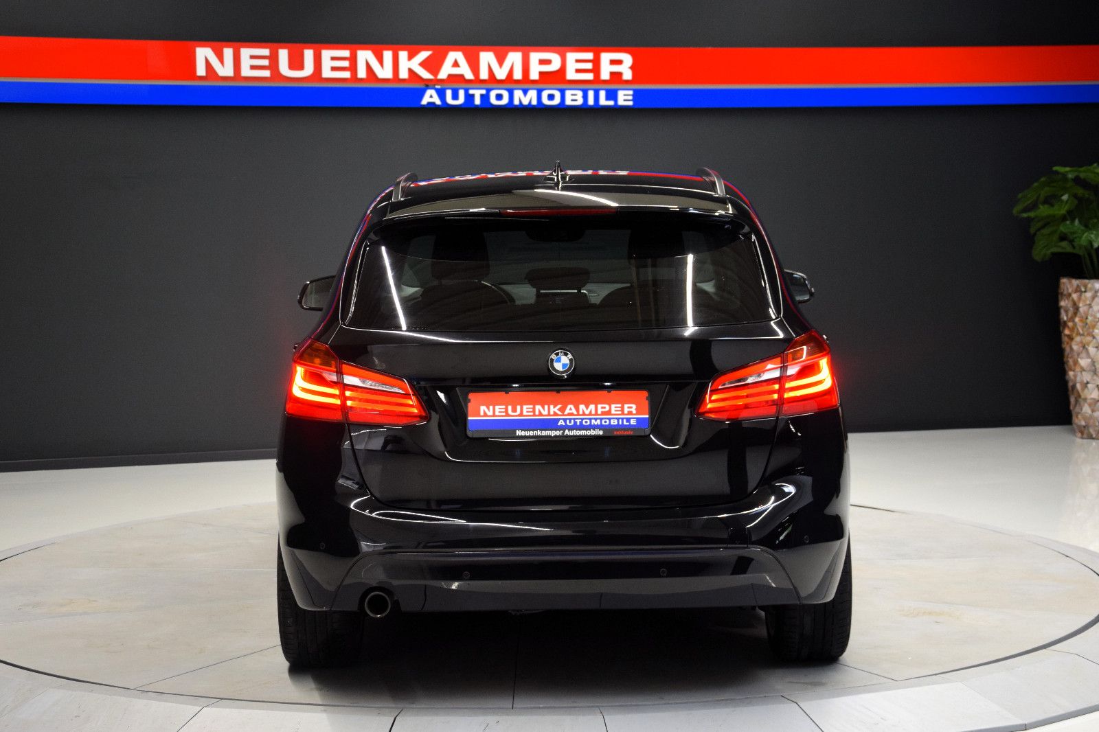 Fahrzeugabbildung BMW 218d Active Tourer LED Sitzheizung NAV Isofix