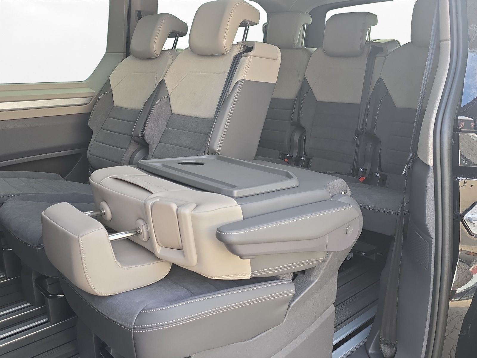 Volkswagen T7 Multivan Style Lang 8-Sitzer Pano AHK Head-Up imagem 3