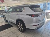 Mitsubishi Outlander 2.4L PHEV Intro Edition - Mitsubishi: Händler