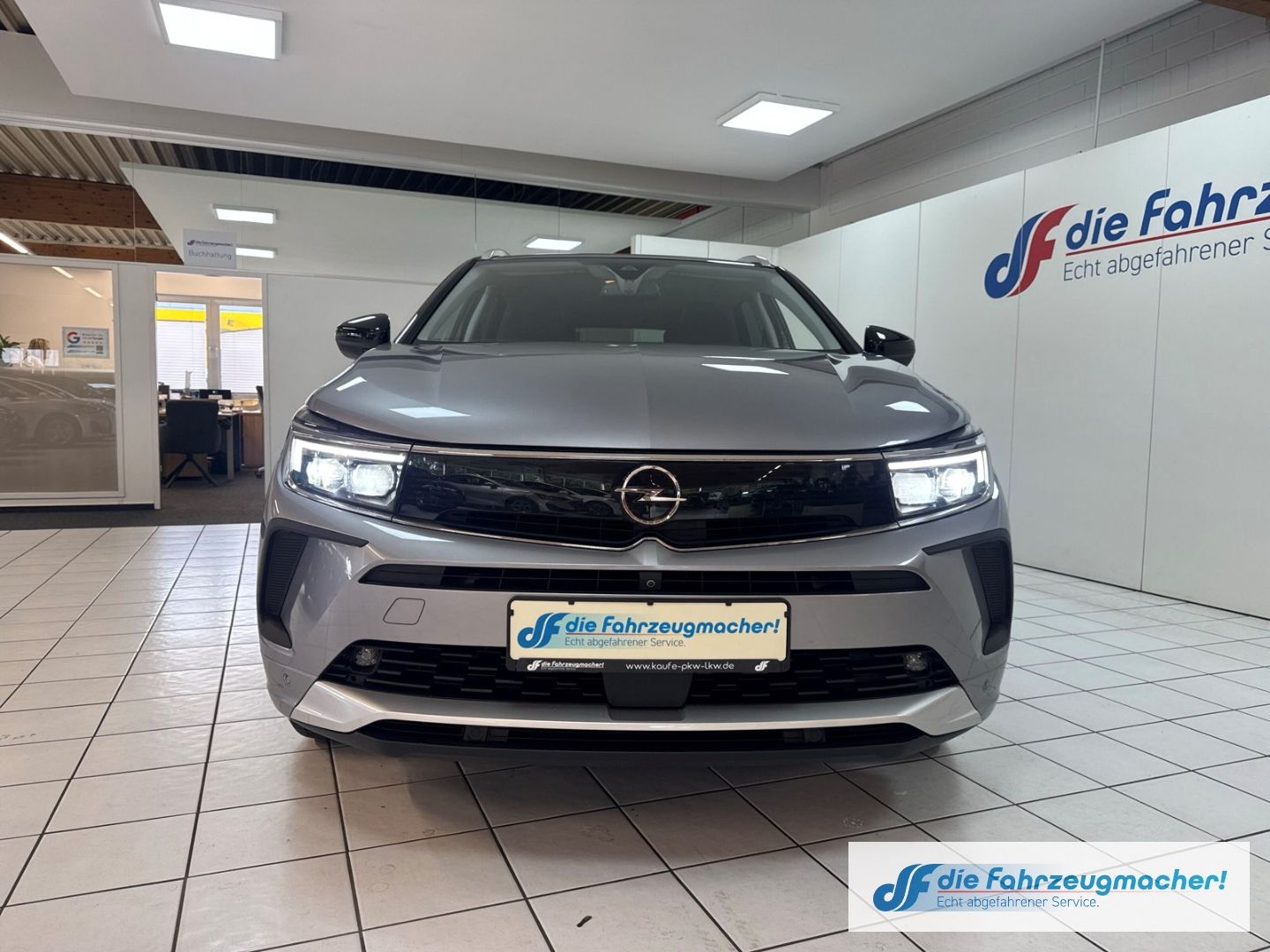 Fahrzeugabbildung Opel Grandland Ultimate 1.5 DNavi Leder Kamera Klimas