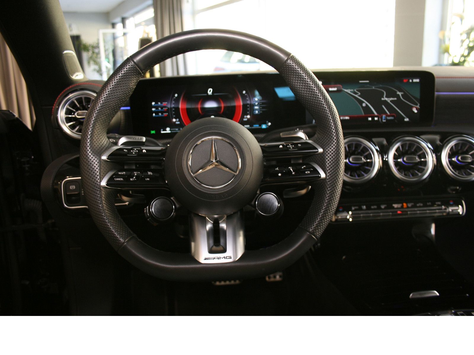 Fahrzeugabbildung Mercedes-Benz CLA 35 AMG 4M *Night II*Burmester*Aerodynamic