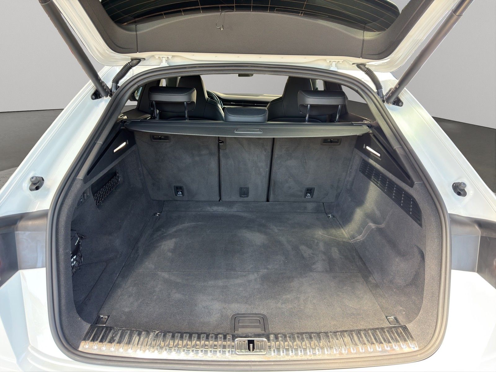 Audi Q8 50 TDI quattro competition plus B&O Standh. foto 18