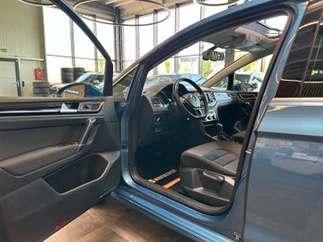 MYAUTOCENTER – Gebraucht- und Jahreswagen mit Werkstattservice in Pfaffenhofen Volkswagen Golf *1-HAND*TÜV:228*PANO*AHK*TEMPO*NAVI*PDC*