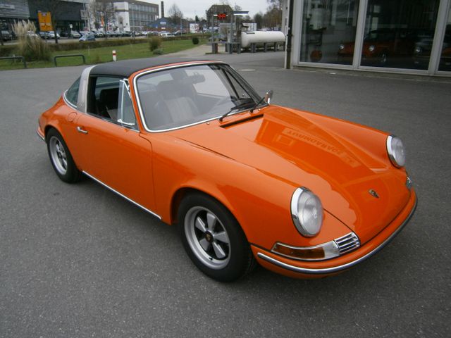 Porsche 911 T 2.4 Targa Ölklappe