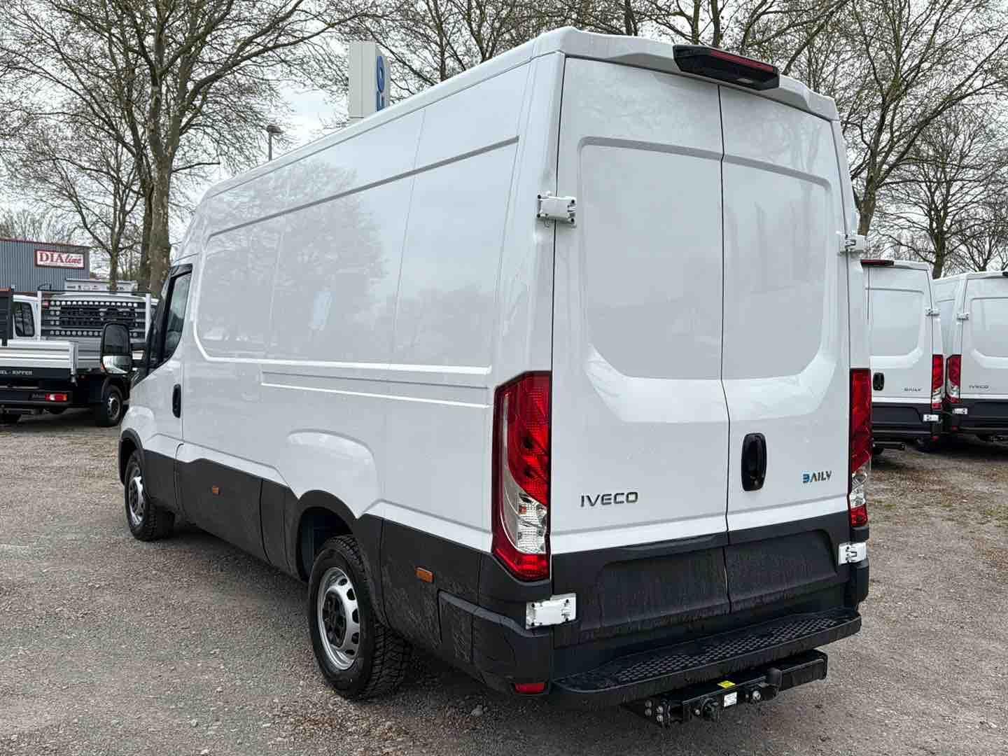 Fahrzeugabbildung Iveco E-Daily 35S14E V Kastenwagen 3520
