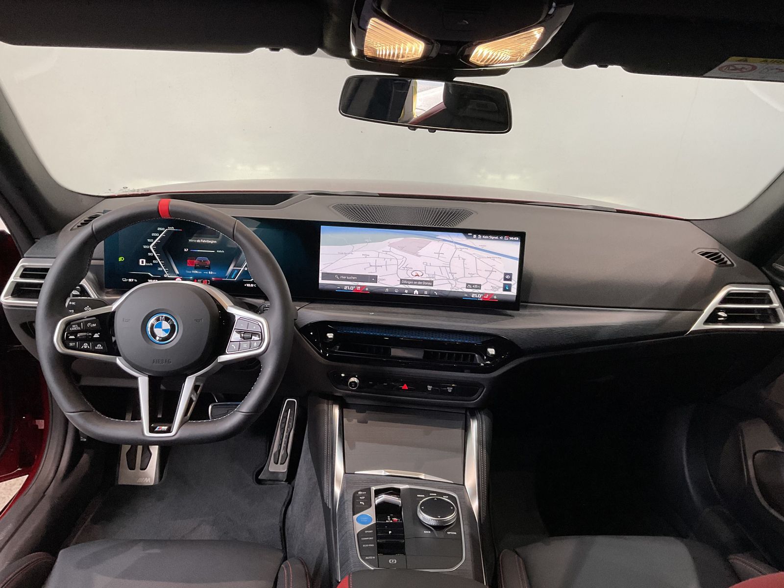 Fahrzeugabbildung BMW i4 M60 |Glasdach |M Sportpaket Pro |20" M LMR