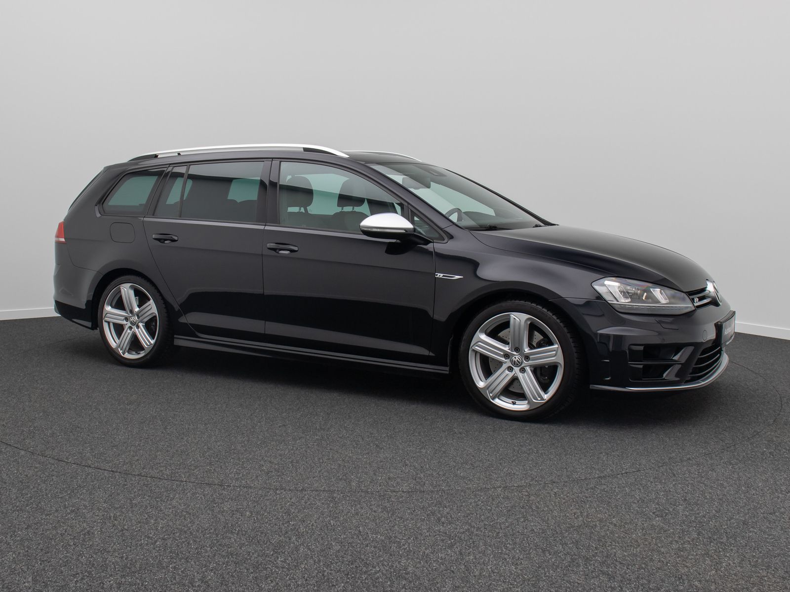 Fahrzeugabbildung Volkswagen Golf R BMT 4Motion Kamera ACC DYNAUDIO Panorama
