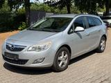 Opel Astra J Sports Tourer Selection*KLIMA*TÜV*TOP* - Opel Astra Selection mit Diesel-Antrieb