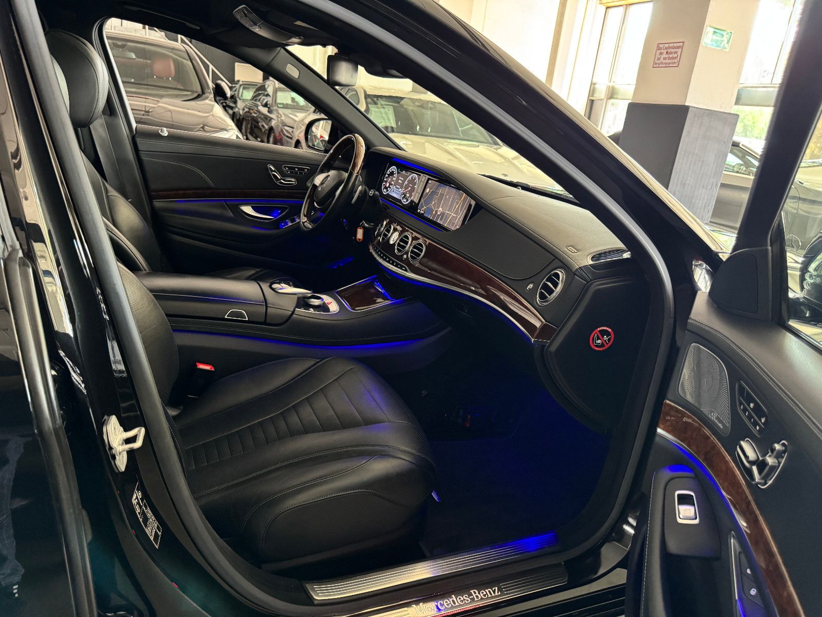 Fahrzeugabbildung Mercedes-Benz S 500 4MATIC LANG PANORAMA BURMESTER 4XSITZKLIMA
