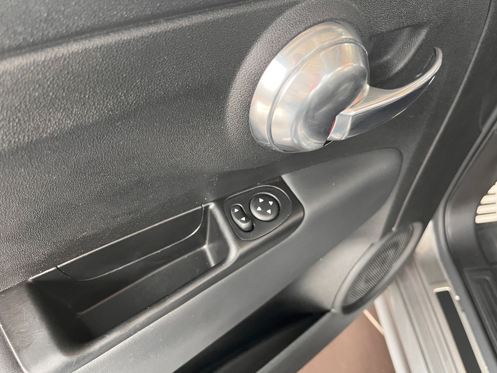 Fahrzeugabbildung Abarth 595C Turismo Sitzheizung XEN NAV LEDER PDC
