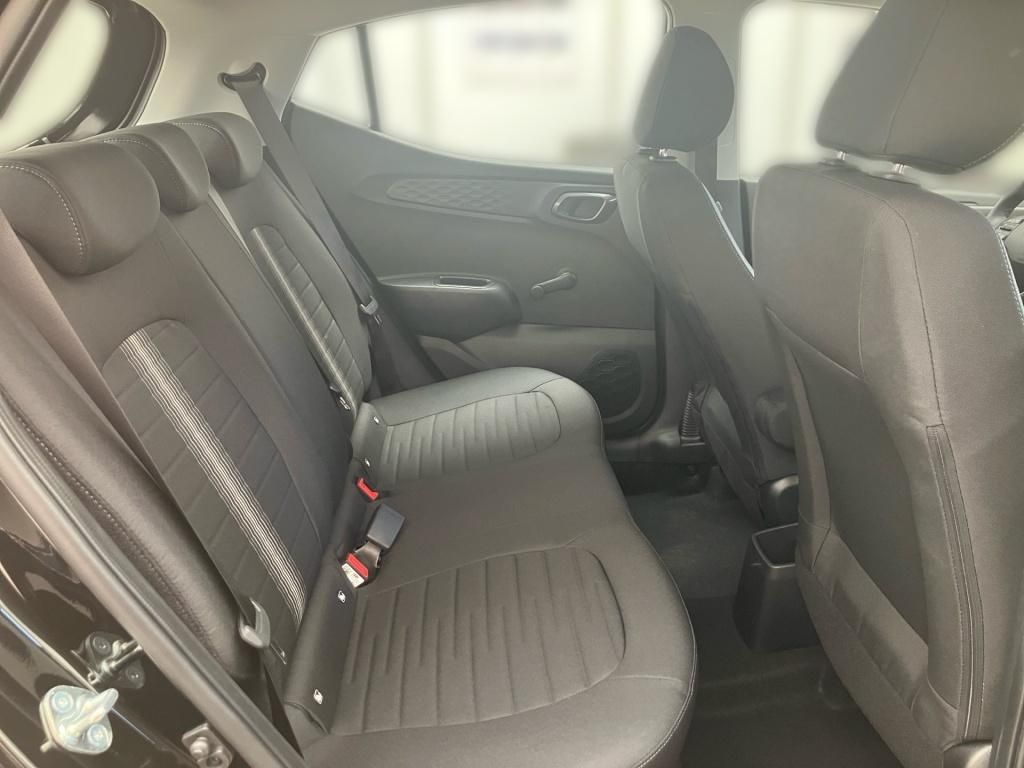 Fahrzeugabbildung Hyundai i10 Navi SHZ KAM PDC SpurH