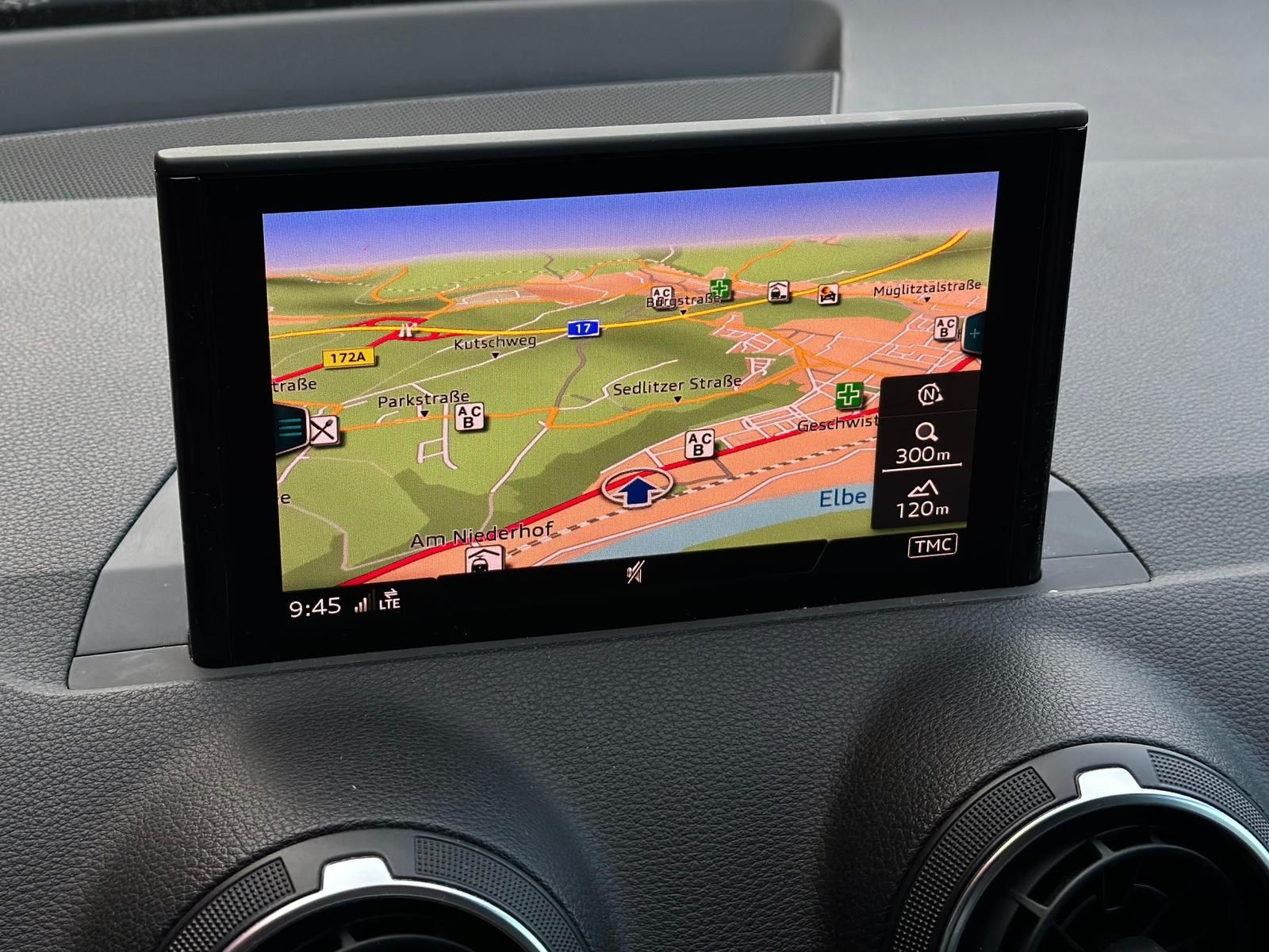 AUDI Q2 1.4TFSI S LINE CARBON* LED#SHZ#NAVI#TEMPO#PDC - Image 12