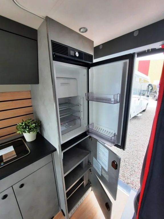 Fahrzeug Übersicht 12 Fahrzeugabbildung Crosscamp ADVTR 5.41 Verfüg./Sparen Sie 11.551,- €