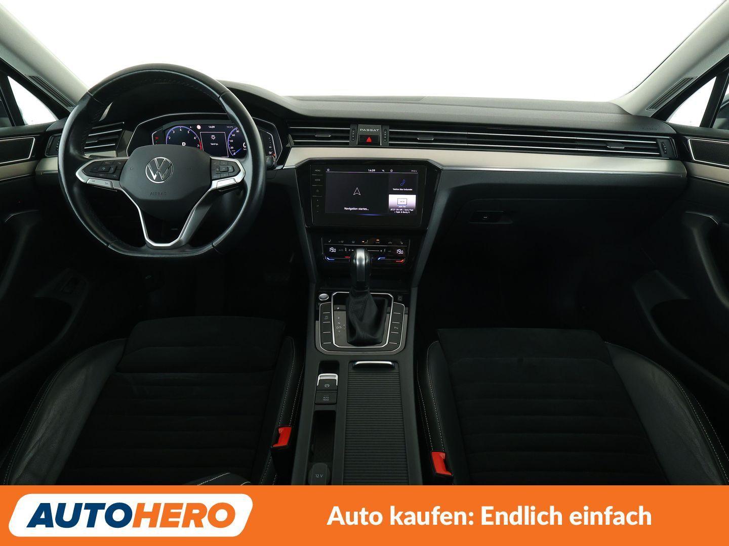Volkswagen Passat 1.5 TSI ACT Elegance Aut.*NAVI*LED*ACC*