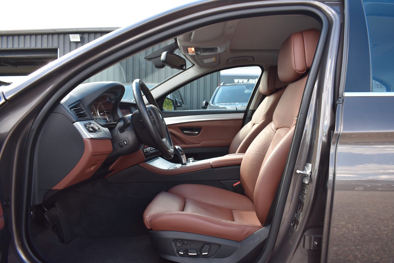 Fahrzeugabbildung BMW 520i Limo Autom. Navi Leder Xenon AHK GSD
