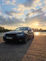 BMW E90 325i  218 PS  8fach Bereift - BMW in Frankfurt (Main): 2.8