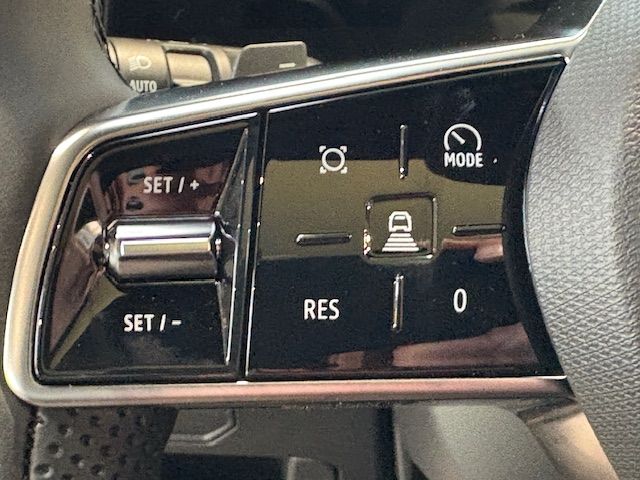Fahrzeugabbildung Renault Espace 6 Iconic Full Hybrid E-Tech 200 5-Sitzer