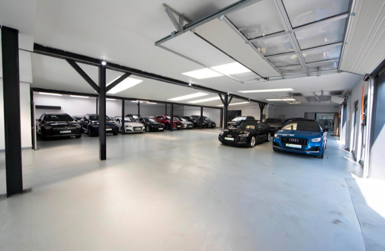 showroom-image-bottom
