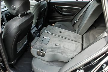 Fahrzeugabbildung BMW 318 d Touring Aut Sport Line NAVIPROF LED KEYLES