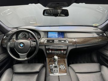 BMW 750 - 9