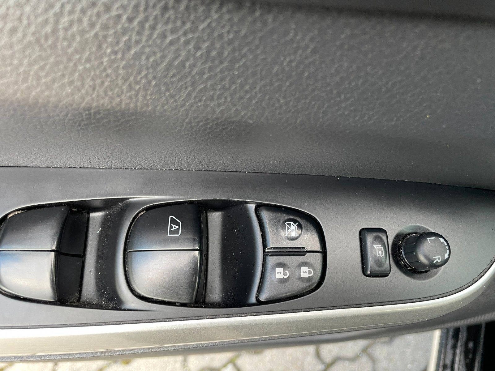 Fahrzeugabbildung Nissan Navara NP300 Tekna Double Cab 4x4