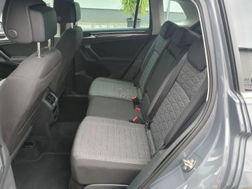 Volkswagen Tiguan - 12