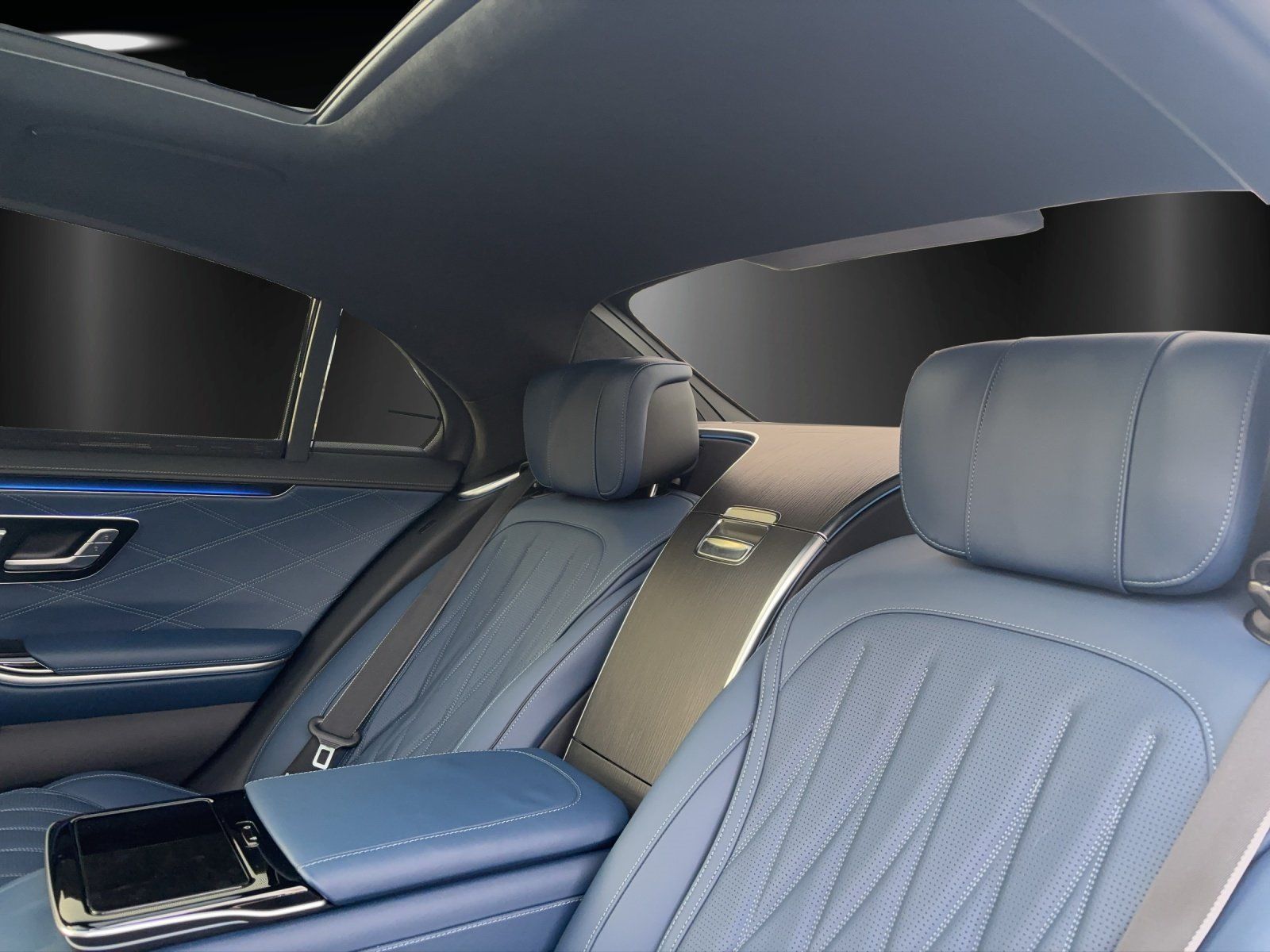 Fahrzeugabbildung Mercedes-Benz S63 E Perf MANUFAKTUR Exclusiv FirstClass FondTV