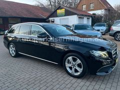 MERCEDES-BENZ E 220 d T Autom.WIDESCREEN*ILS*AHK*Teilleder*BUR