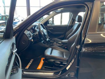 BMW X1 18 d xDrive *PANO*NAVI*PDC*AHK*TEMPOMAT*SHZ*