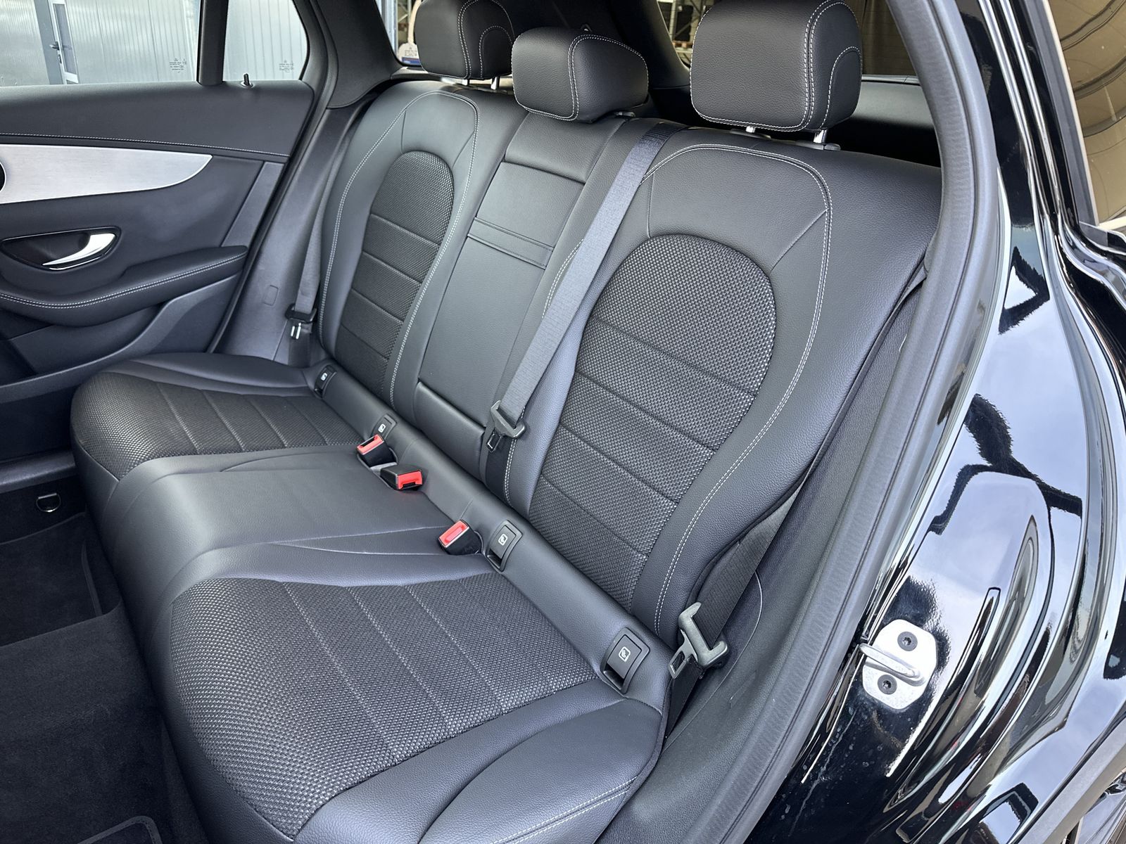 Fahrzeugabbildung Mercedes-Benz GLC 300e 4Matic AMG-Line NAV+LED+CARPLAY+KAMERA
