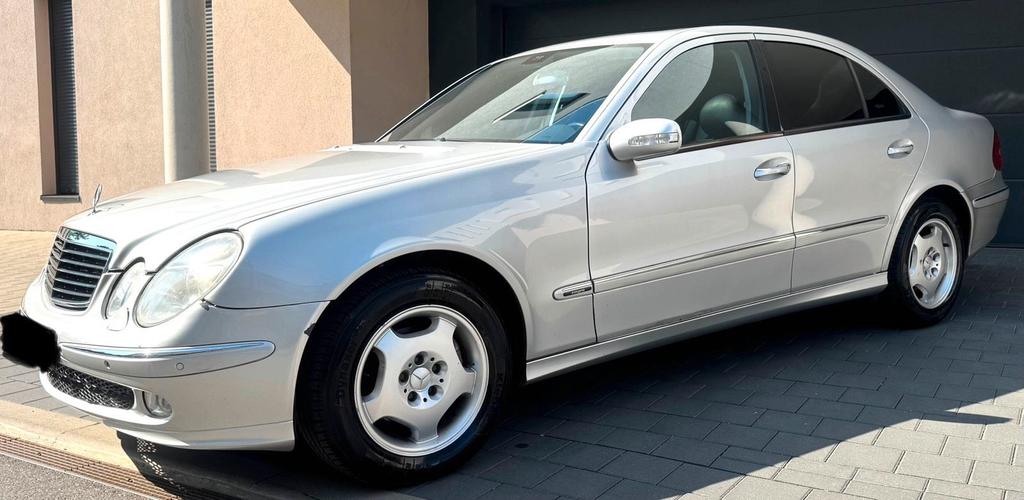 Mercedes-Benz E 320