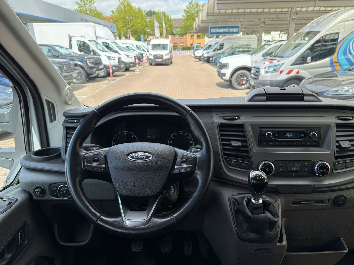Fahrzeugabbildung Ford Transit Pritsche 350 L3 Doppelkabine Trend AHK D