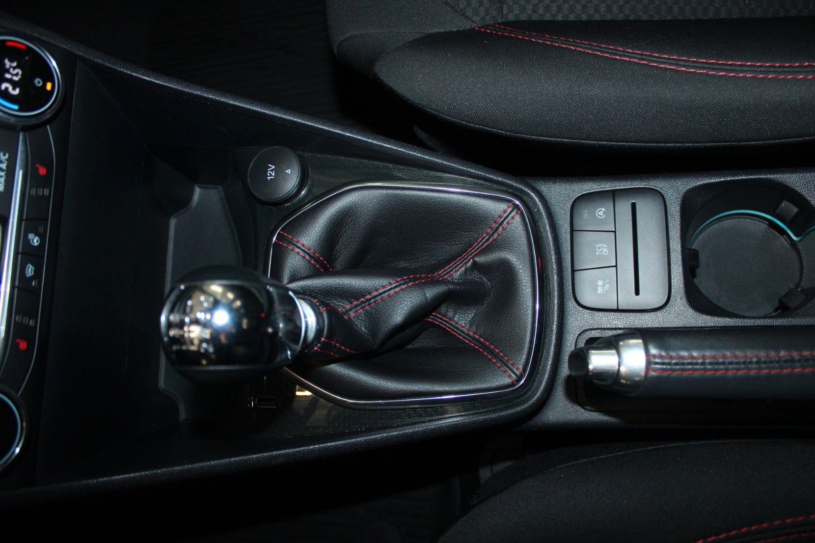 Fahrzeugabbildung Ford Fiesta ST-Line X LED NAVI B&O DAB WinterPaket