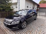 Volkswagen Passat 2.0 TDI DSG 4MOTION 150 kw R-Line BMT - Volkswagen Passat aus 2012 mit Diesel-Antrieb: Limousine