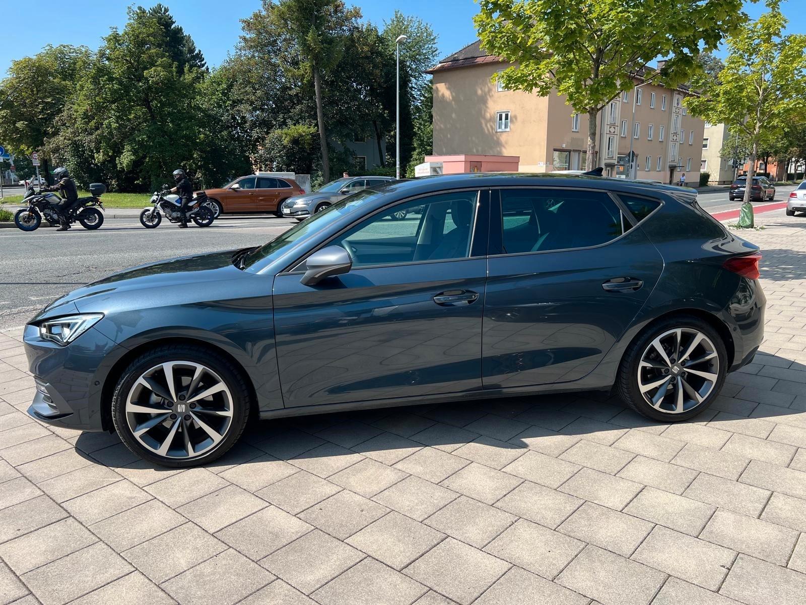 Seat Leon 1.5 TSI ACT 150PS FR nur 8000Km