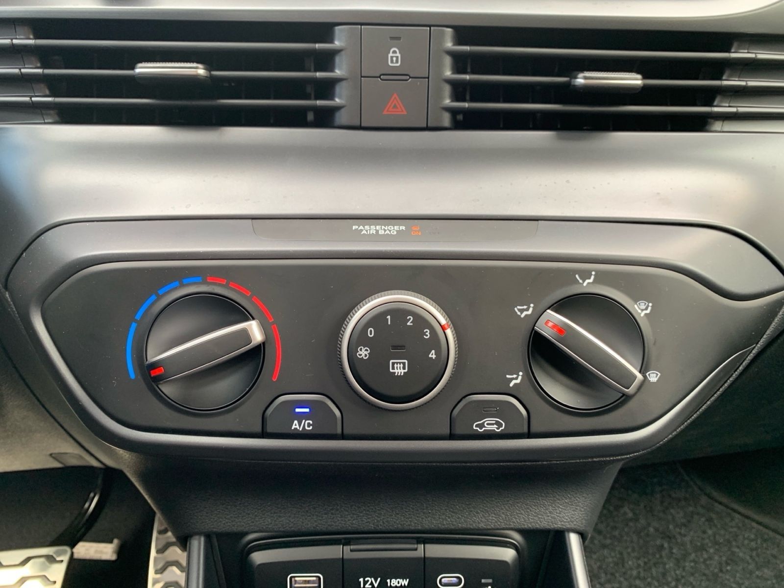 Fahrzeugabbildung Hyundai BAYON 1.0 T-GDI Trend Navi LED Allwetter