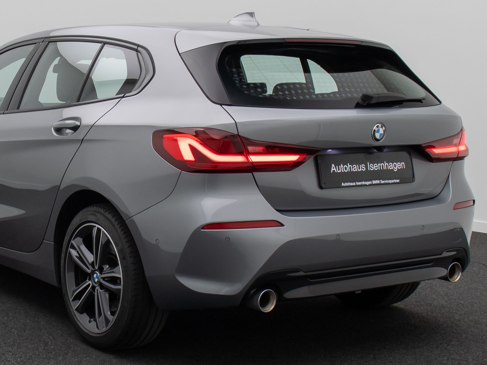Fahrzeugabbildung BMW 120i Sport Line DAB Kamera AHK LED DriveAss WLAN