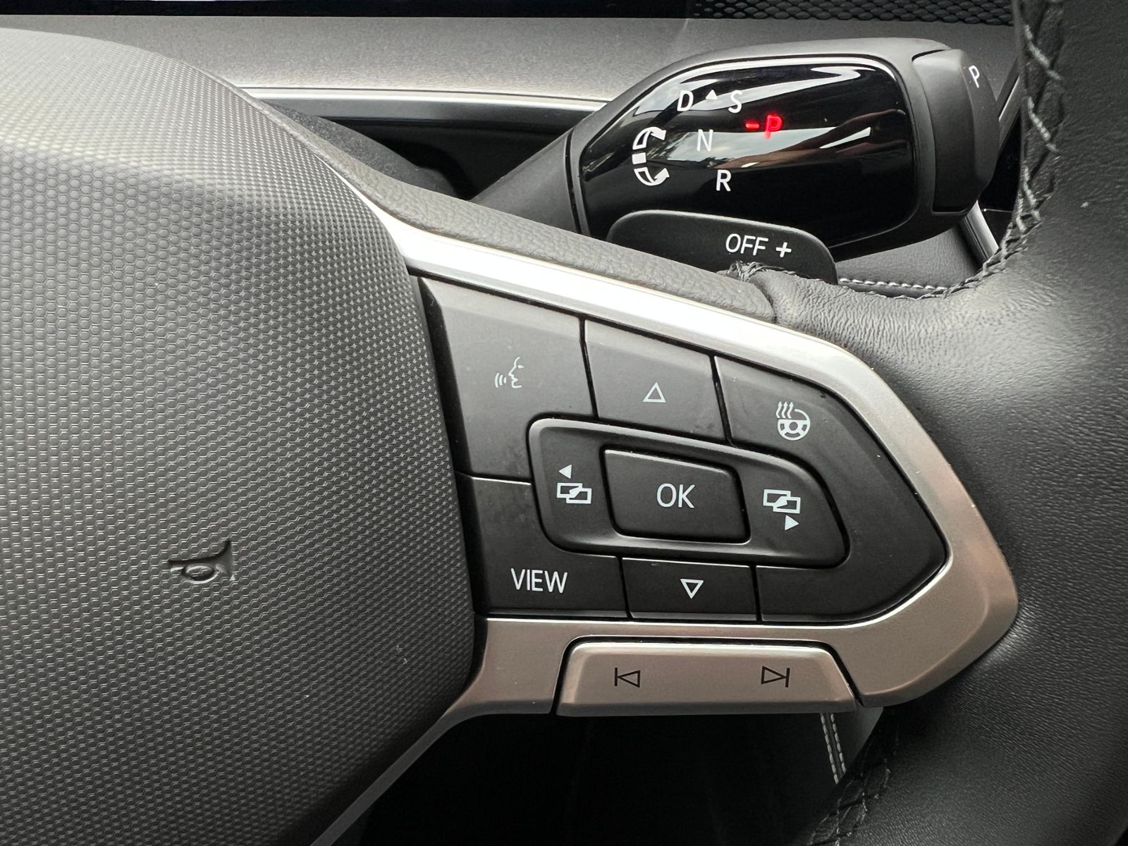 Fahrzeugabbildung Volkswagen Tayron Life 1.5 eTSI DSG *AHK,7-Sitzer,LED,Kamer