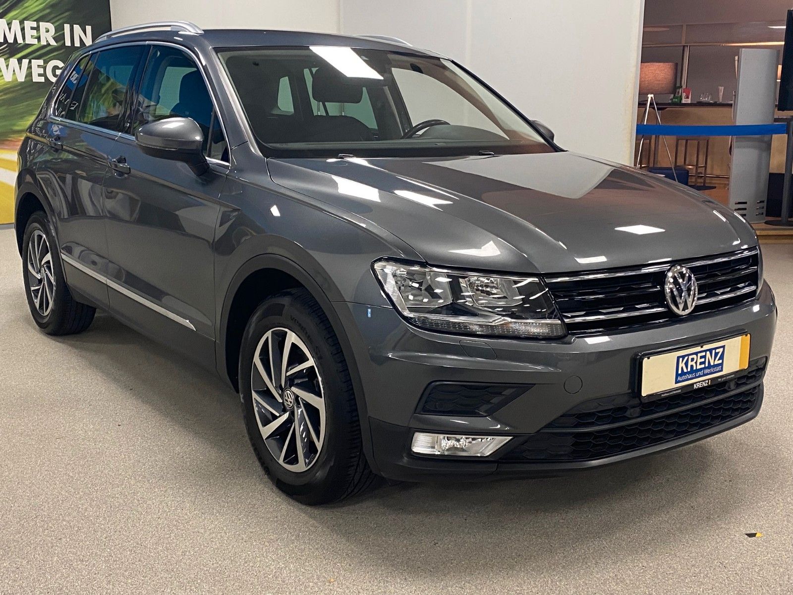 Fahrzeugabbildung Volkswagen Tiguan 1.4 TSI SOUND+1.HAND+NAVIGATION+AHK schw.