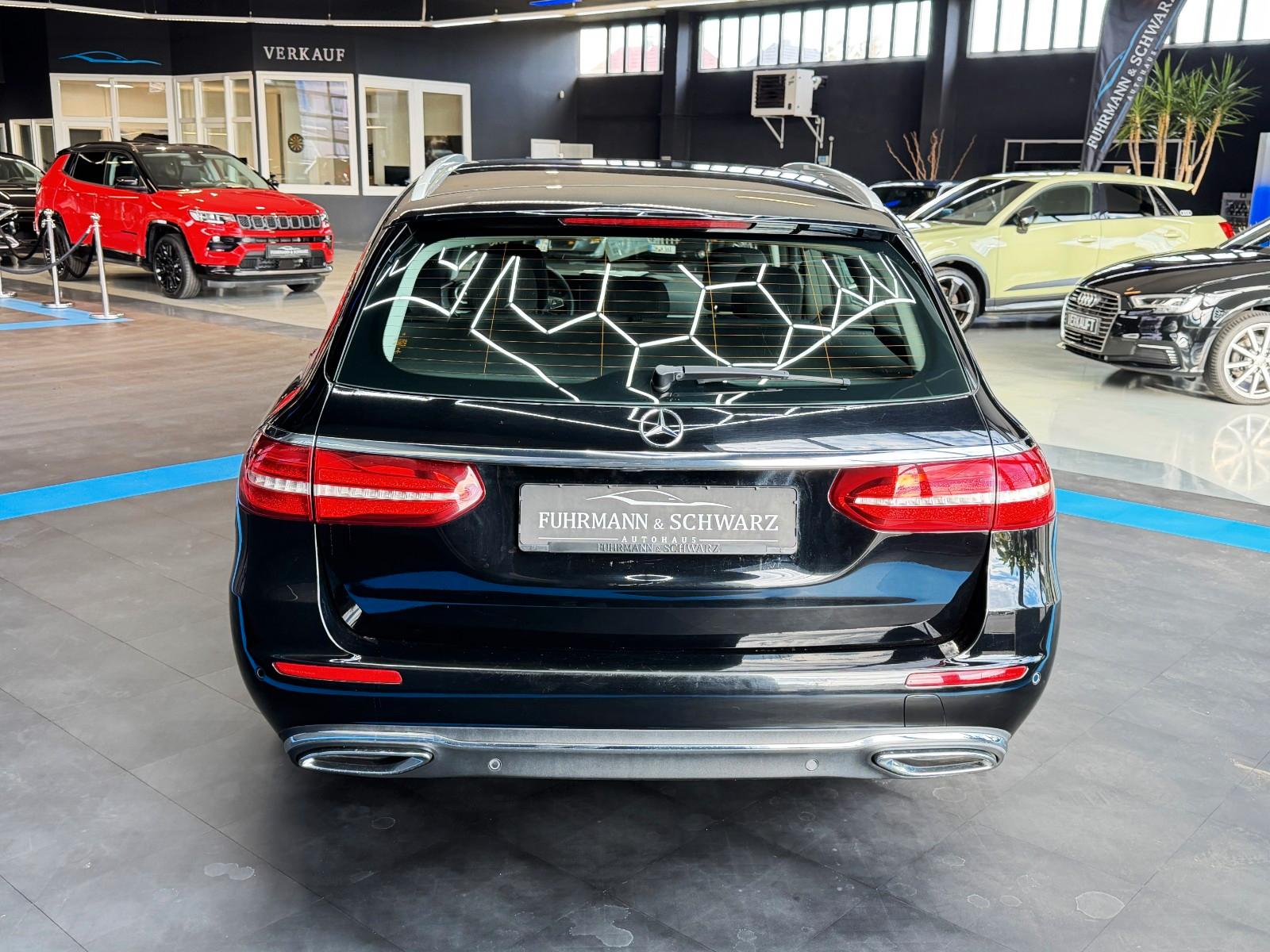 Mercedes-Benz E220d4Matic T9G-TRONIC+Burmester+ACC+LED+Rückfk.